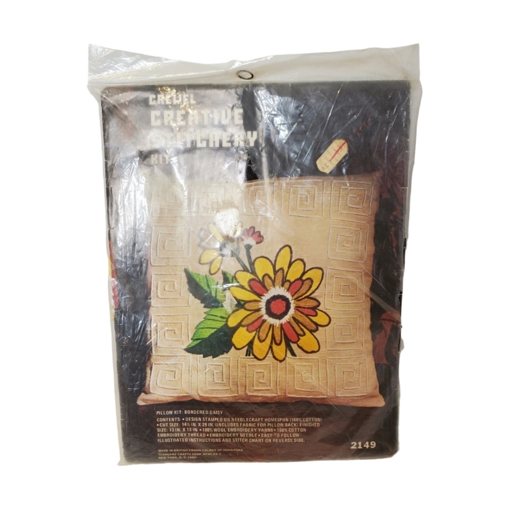 Vintage 1975 Crewel Creative Stitchery Pillow Kit Bordered Daisy New in Package